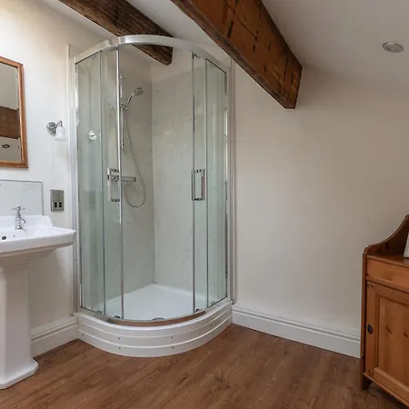 Hazel Brow - Retreat With Alpaca Walks, Farm & Hot Tub Available Feetham