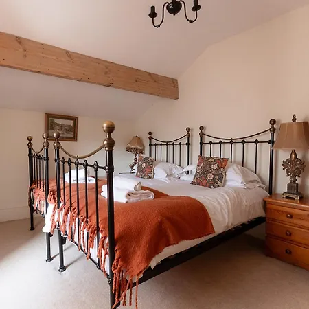 Σπίτι διακοπών Hazel Brow - Retreat With Alpaca Walks, Farm & Hot Tub Available